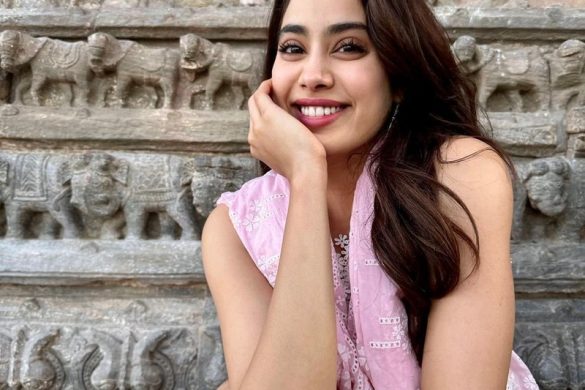 Janhvi Kapoor Looks Pretty In Mulmul’s Embroidered Kurta Set