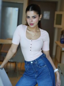 Geet Goraaya in Pink Top and Jeans: Latest Photoshoot Look 2026 22 Geet Goraaya in Pink Top and Jeans: Latest Photoshoot Look 2026