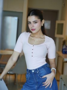 Geet Goraaya in Pink Top and Jeans: Latest Photoshoot Look 2026 24 Geet Goraaya in Pink Top and Jeans: Latest Photoshoot Look 2026