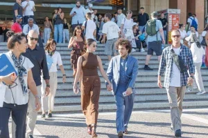 Selena Gomez Brown Venice Look Has the Better Proportion Beside Benny Blanco Blue Suit 35 Selena Gomez Brown Venice Look Has the Better Proportion Beside Benny Blanco Blue Suit